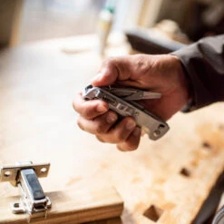 Leatherman FREE K4x Multipurpose Knife -Leatherman Depot Sales Store LT832660 Leatherman Free K4x In Hand Opening Scissors