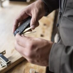 Leatherman FREE K4 Multipurpose Knife -Leatherman Depot Sales Store LT832664 Leatherman Free K4 in Hand