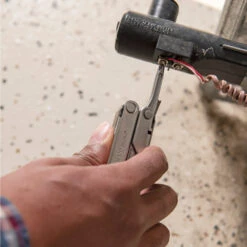 Leatherman Bond Multi-tool With Black Nylon Sheath -Leatherman Depot Sales Store LT832934 Leatherman Bond Multi Tool Phillips Screwdriver