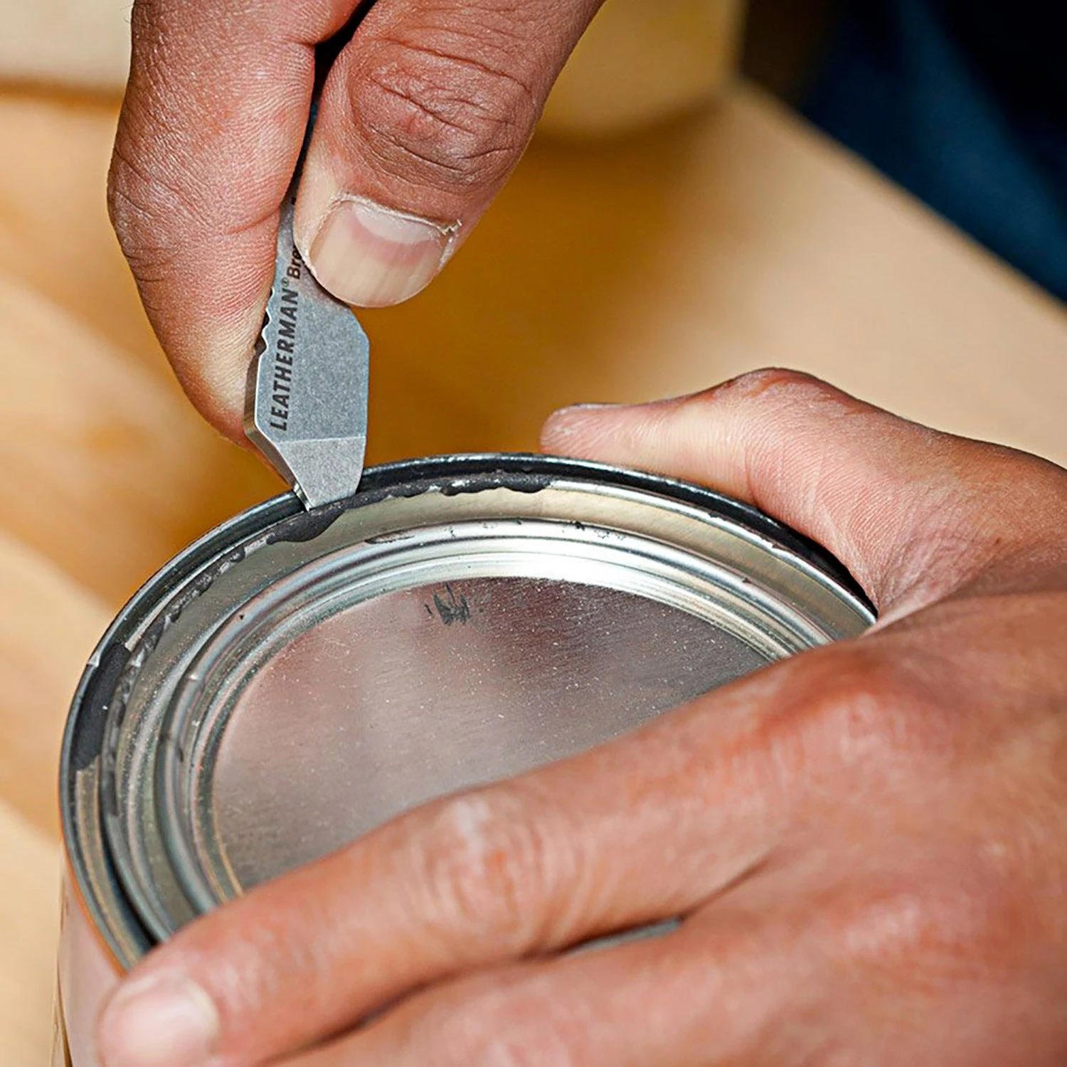 Leatherman Brewzer Keychain Bottle Opener - Peg|-|Décapsuleur Pour Porte-clés Brewzer - Peg - Image 2