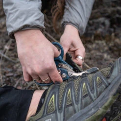 Leatherman Raptor Response Multipurpose Shears -Leatherman Depot Sales Store Raptor Response Wilderness Cutting Hiking Boot Blue