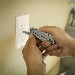 Leatherman Sidekick Multi-Tool With Nylon Sheath -Leatherman Depot Sales Store ltsidekick flatscrewdriver1x1000