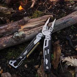 Leatherman Signal Multi-Tool With Nylon Sheath -Leatherman Depot Sales Store signalbeautyshotx1000